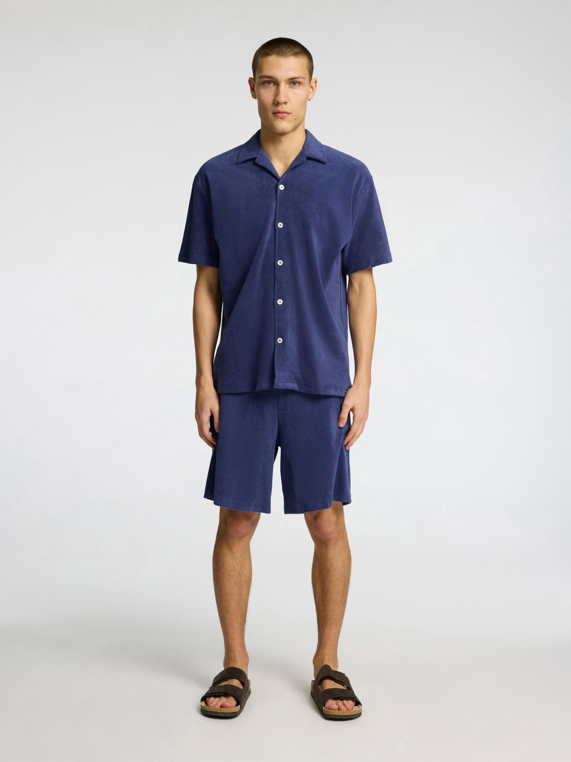 model_shot-front_full