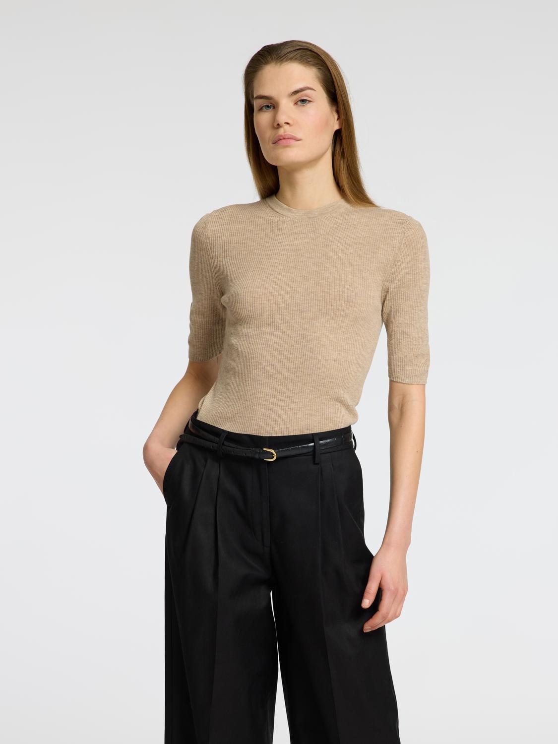 model_shot-front