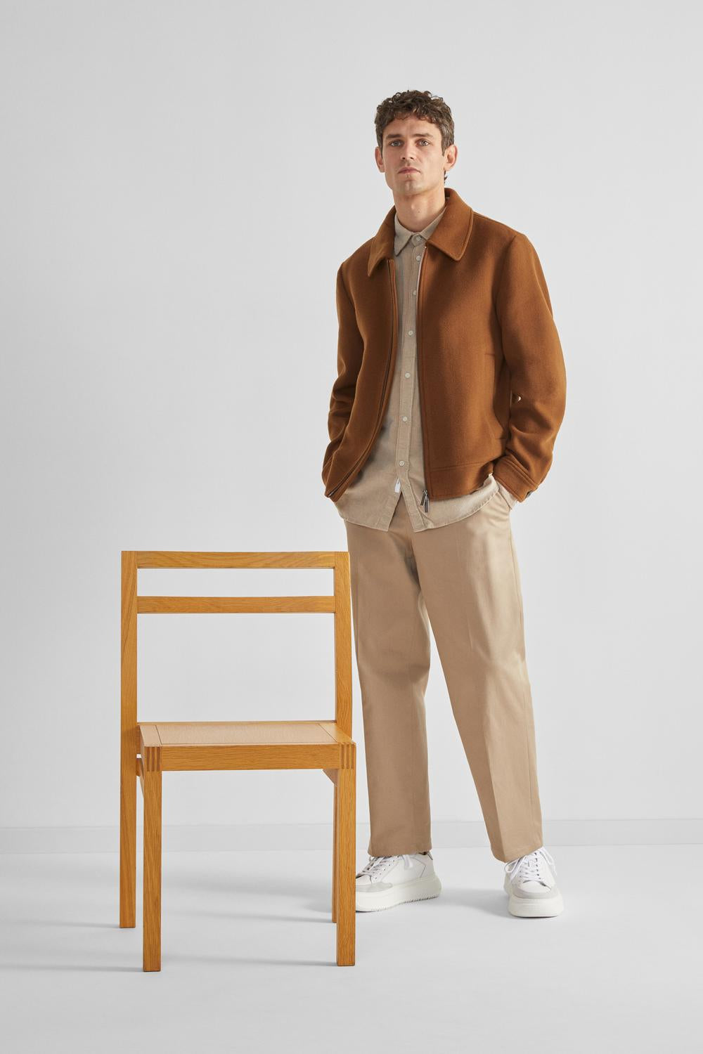 model_shot-front