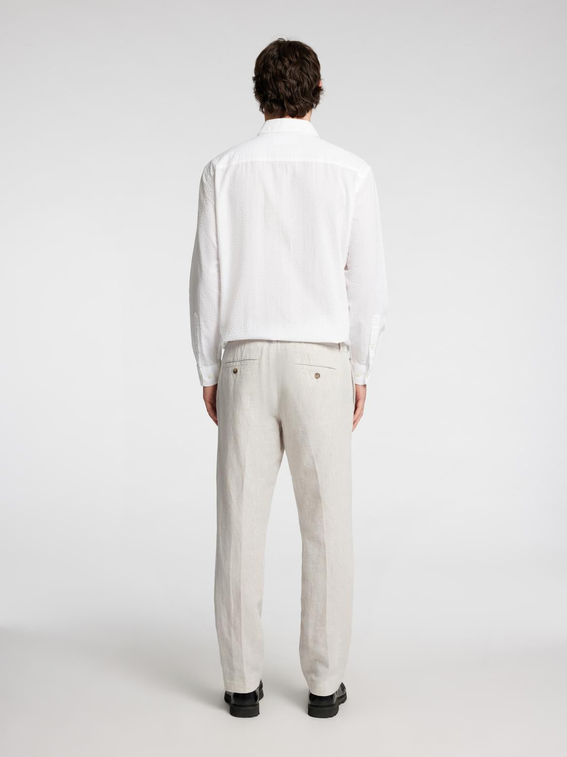 model_shot-back