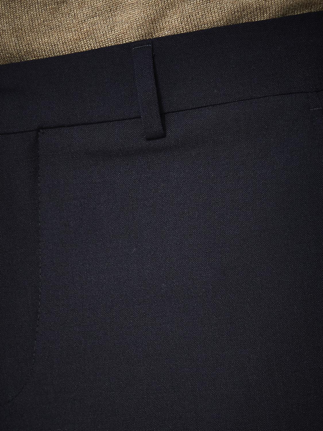 model_shot-detail