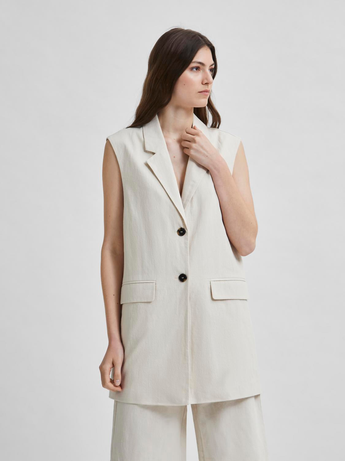 model_shot-front