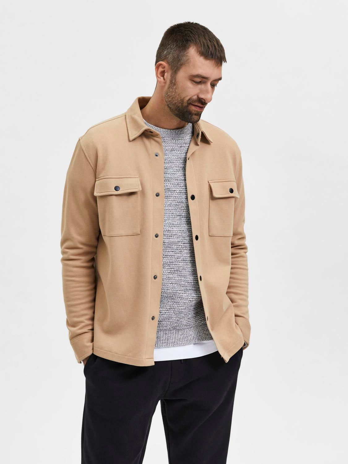 model_shot-front