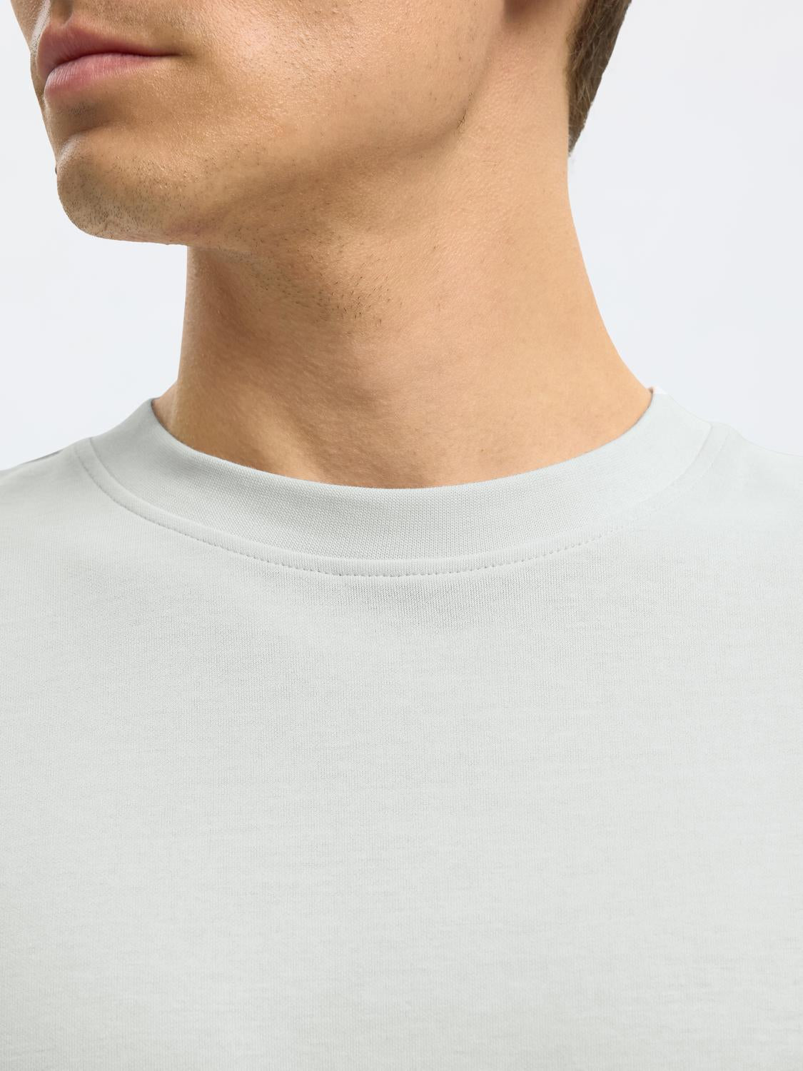 model_shot-detail