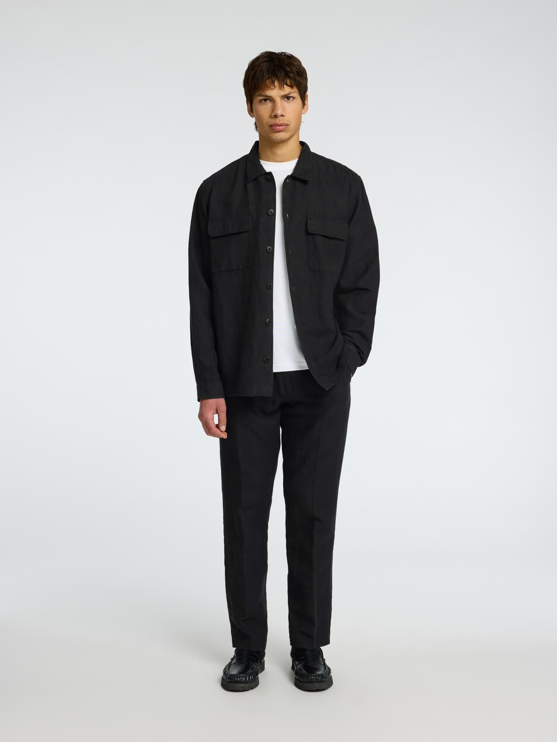 model_shot-front_full
