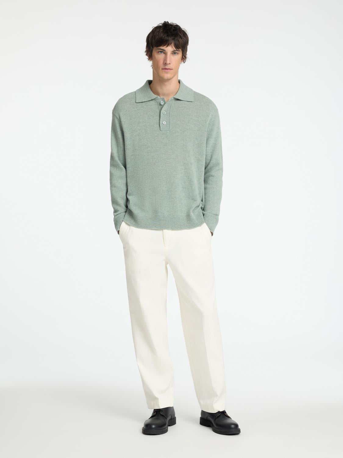 model_shot-front_full