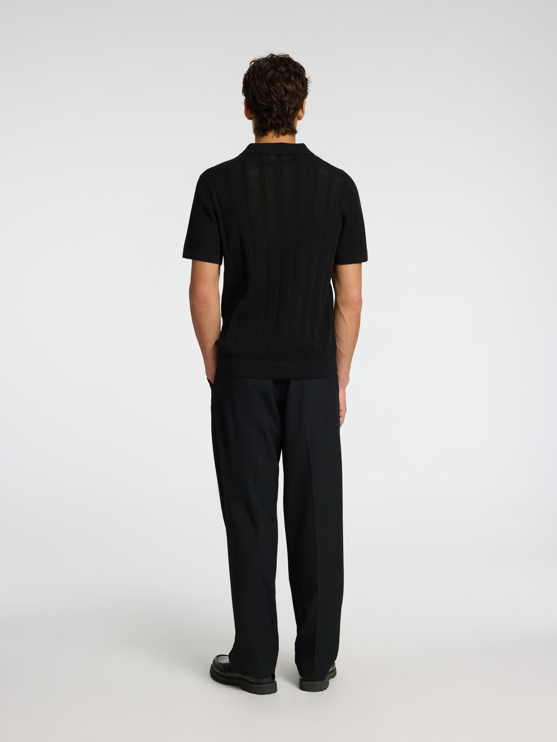 model_shot-back