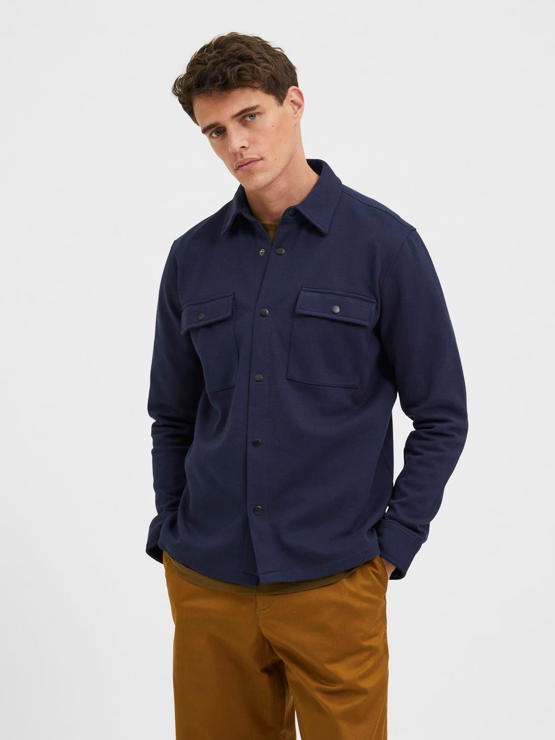 model_shot-front