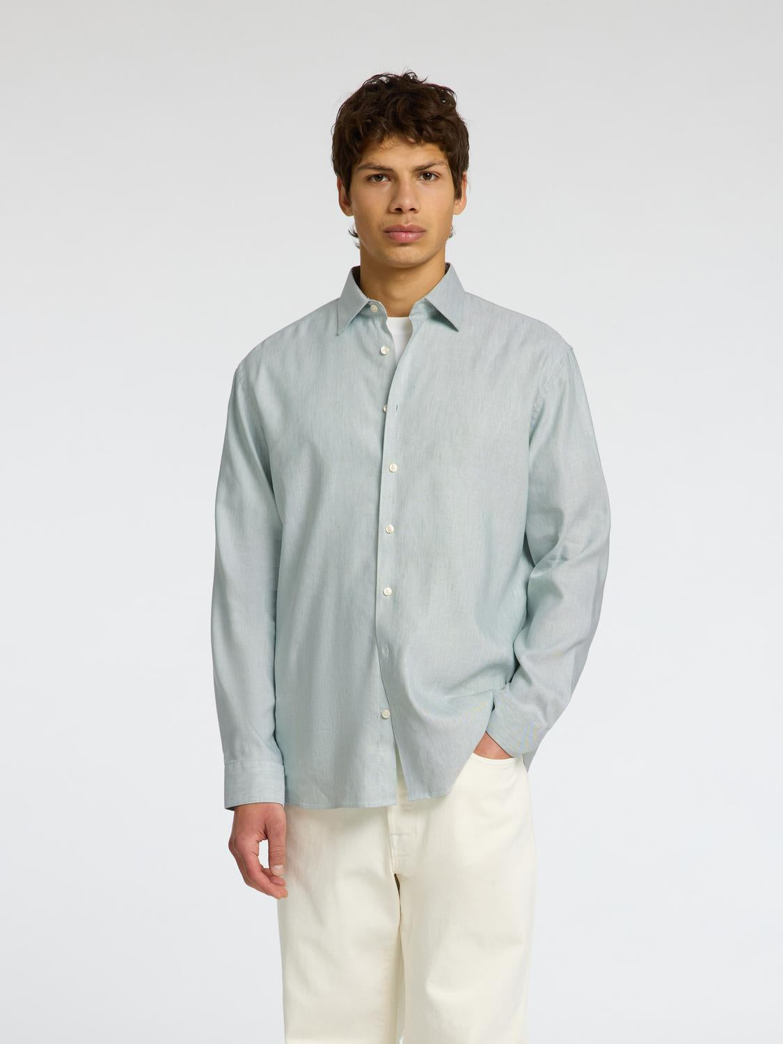 model_shot-front
