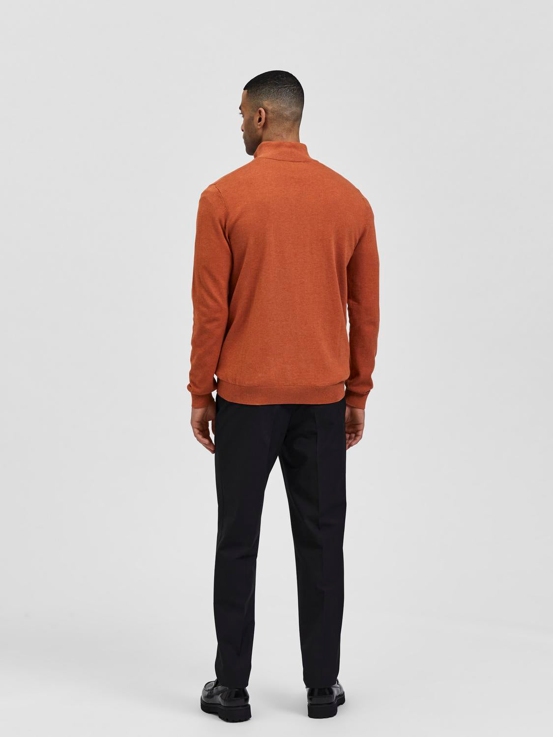 model_shot-back