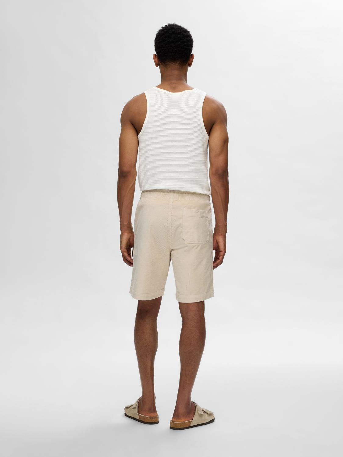 model_shot-back