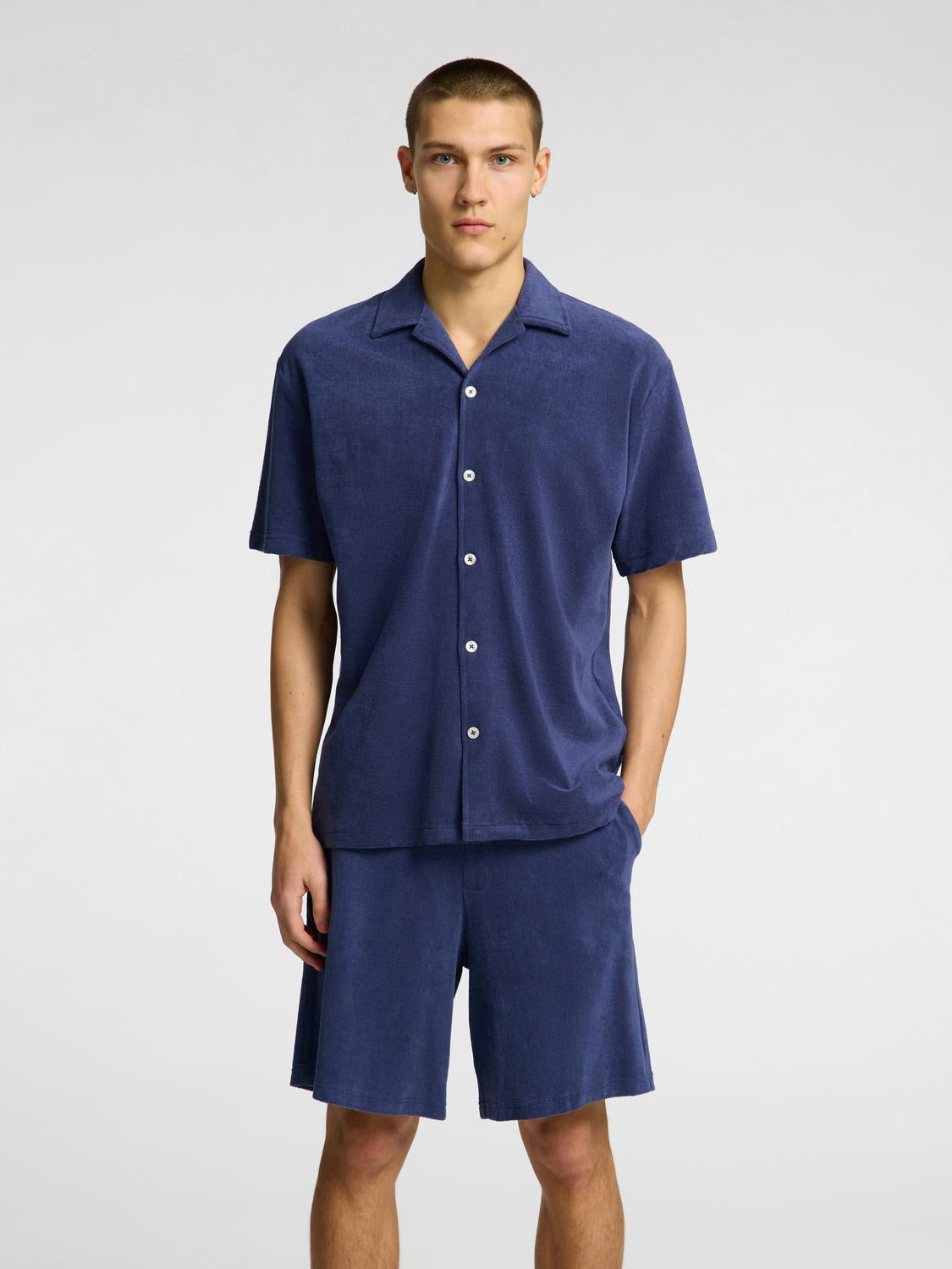 model_shot-front