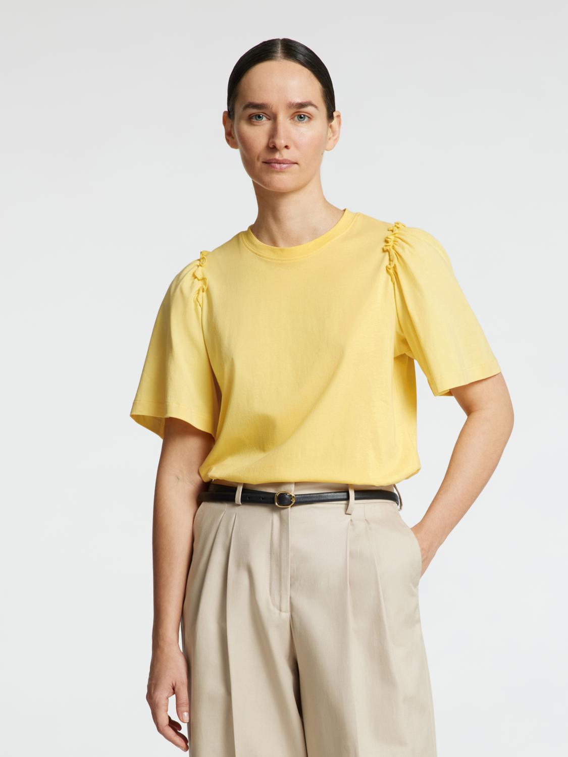 model_shot-front