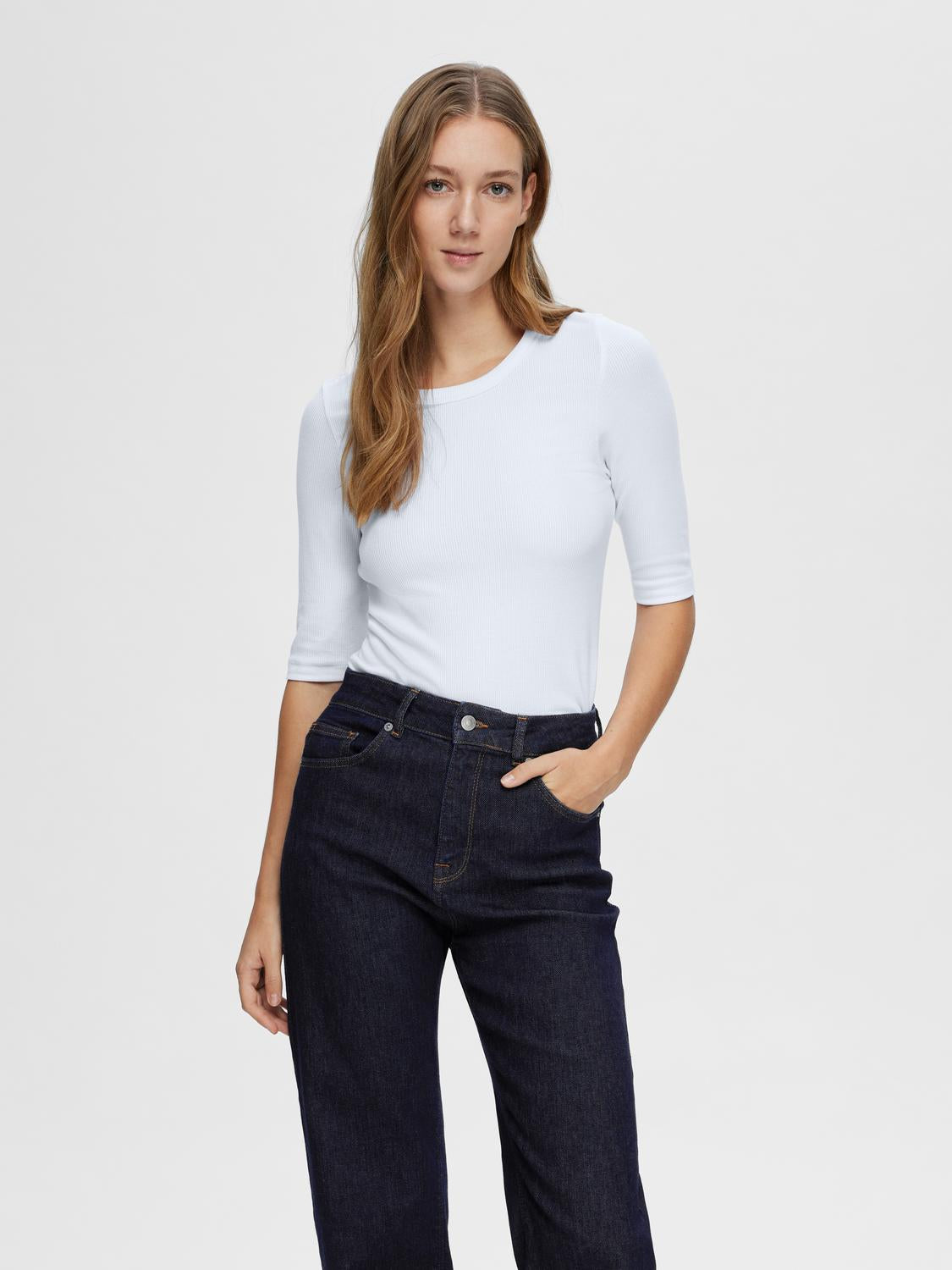 model_shot-front