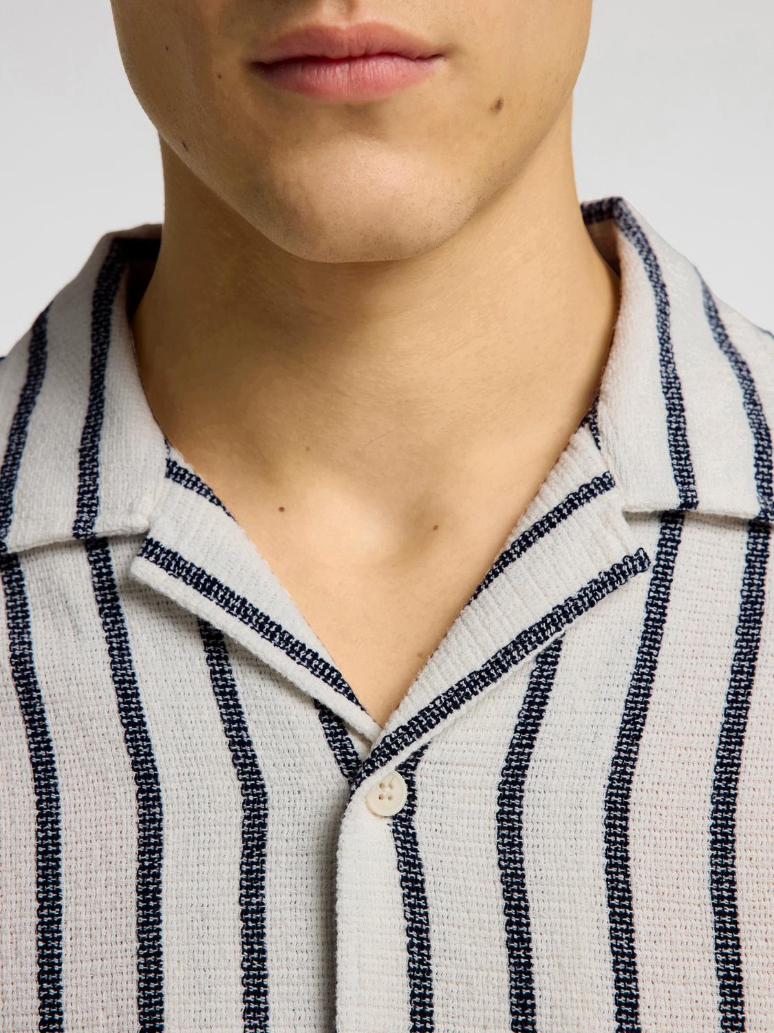 model_shot-detail