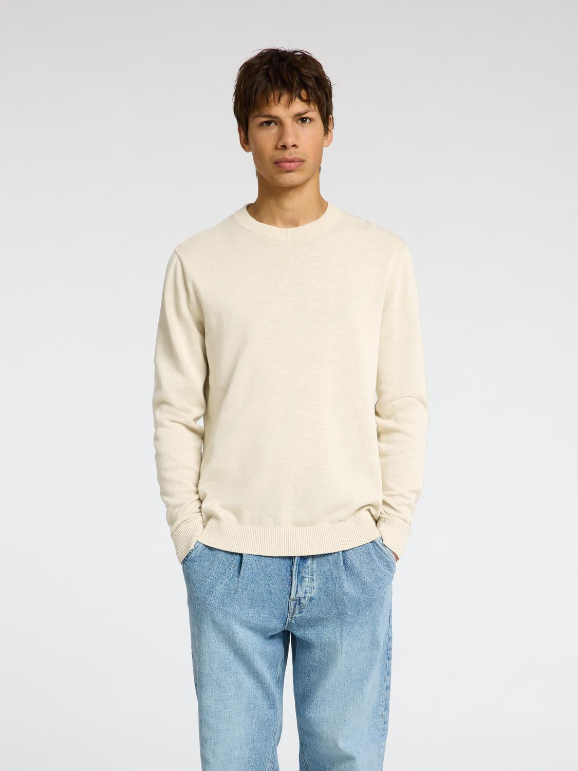 model_shot-front