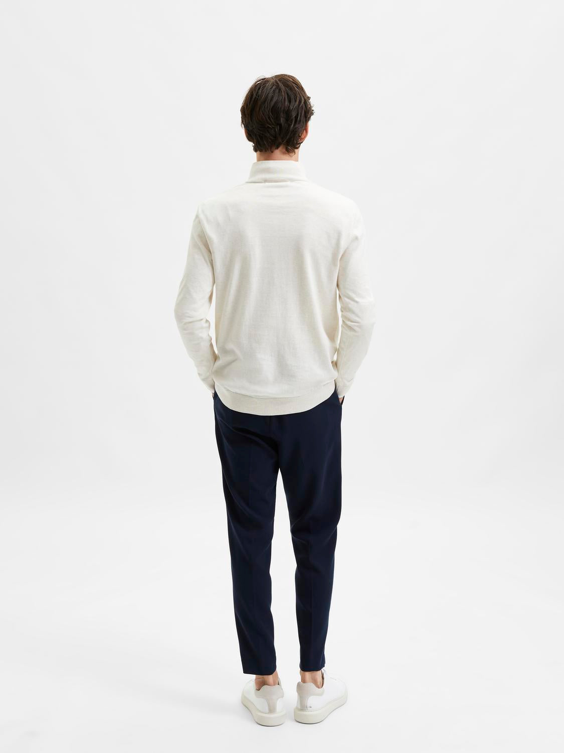 model_shot-back