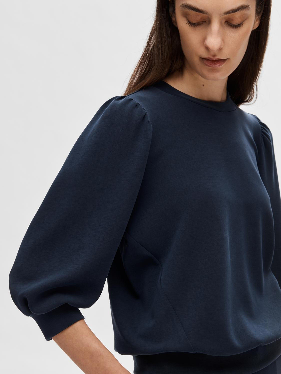 model_shot-detail