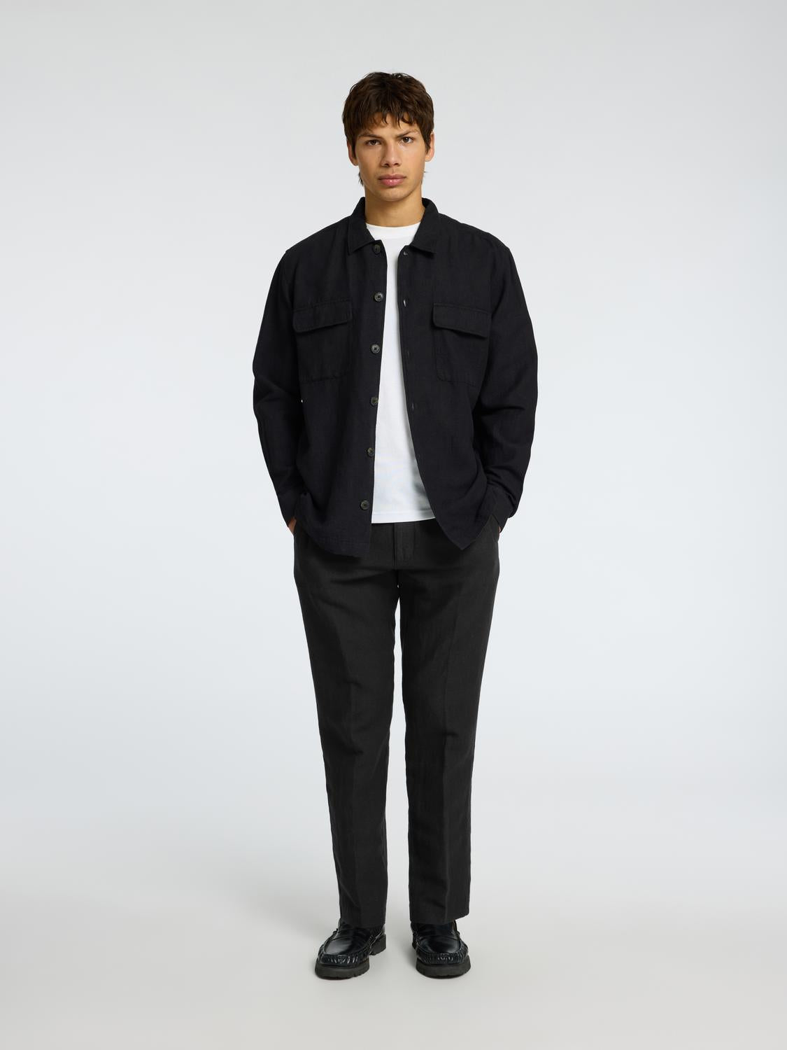 model_shot-front_full