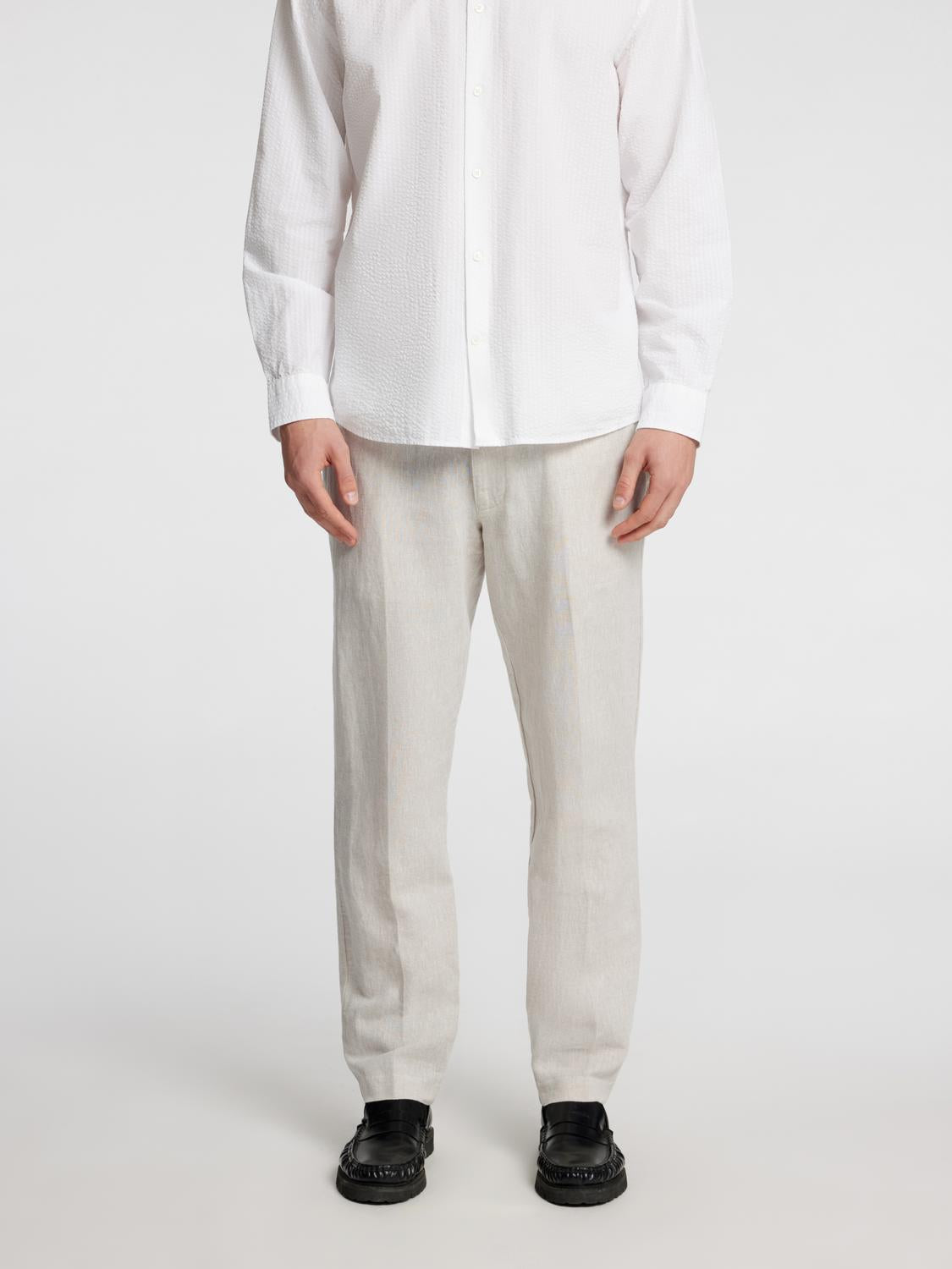 model_shot-front