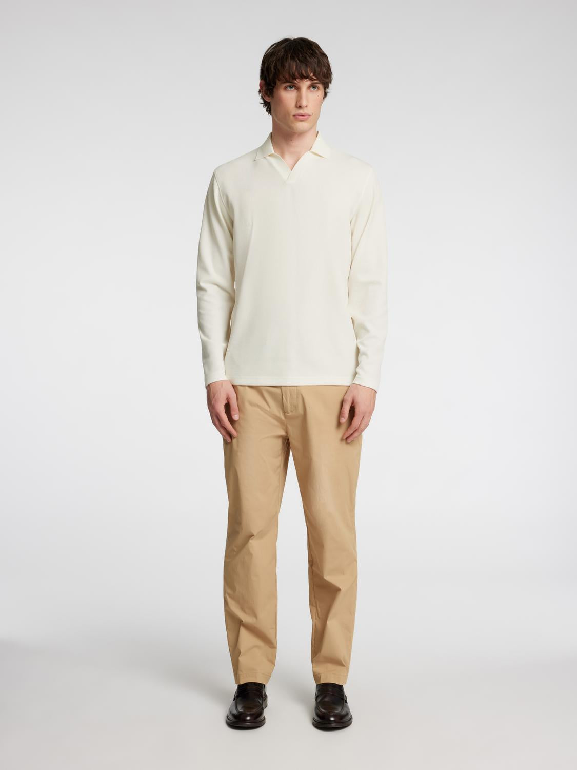 model_shot-front_full