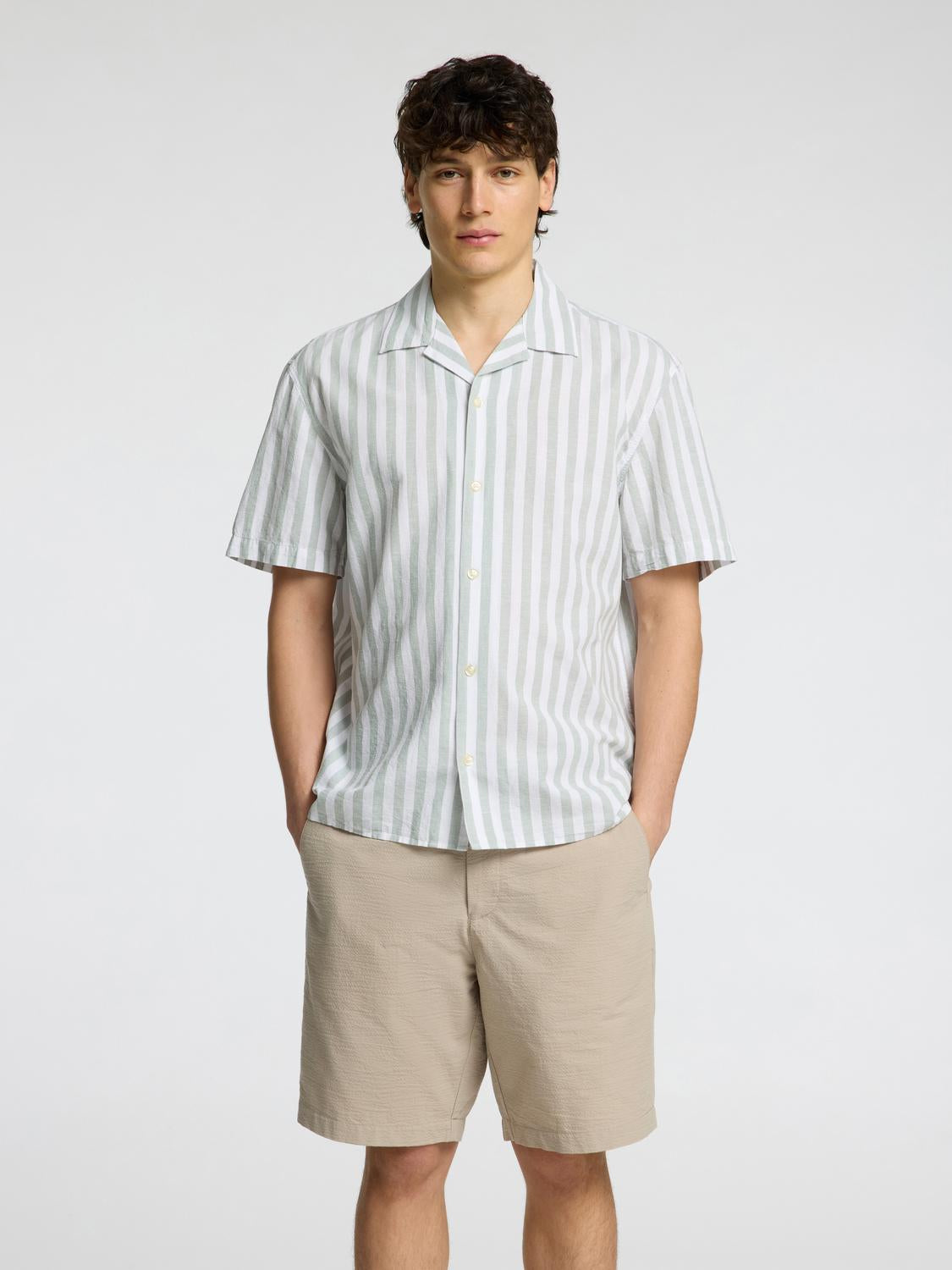 model_shot-front