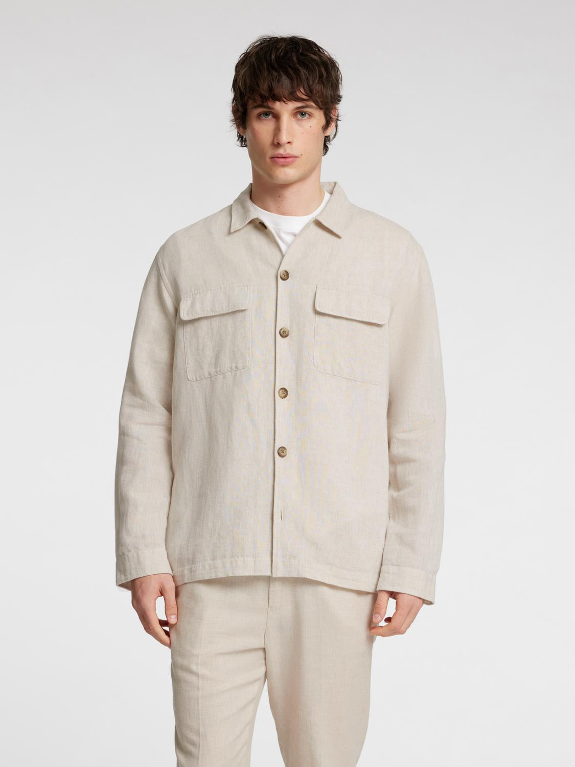 model_shot-front