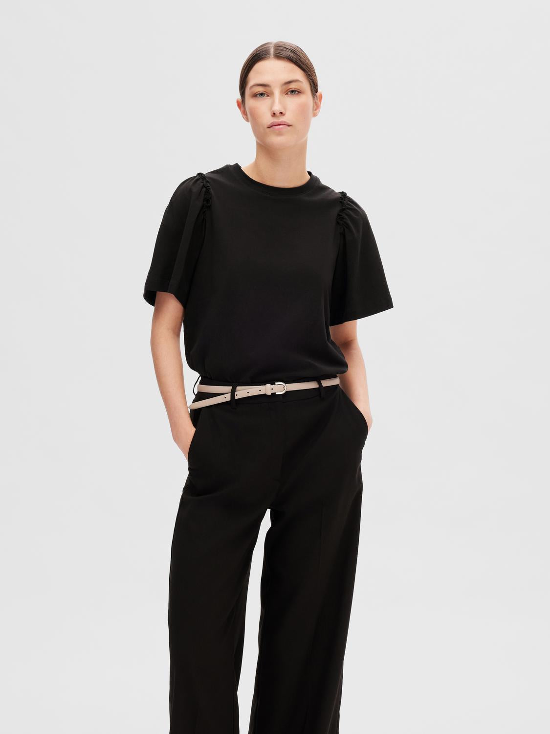 model_shot-front