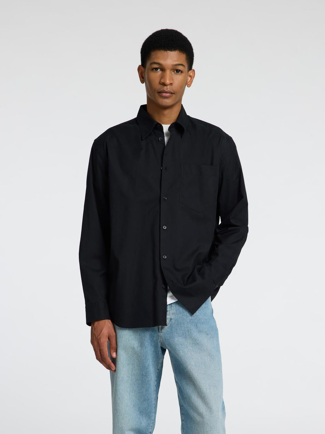 model_shot-front