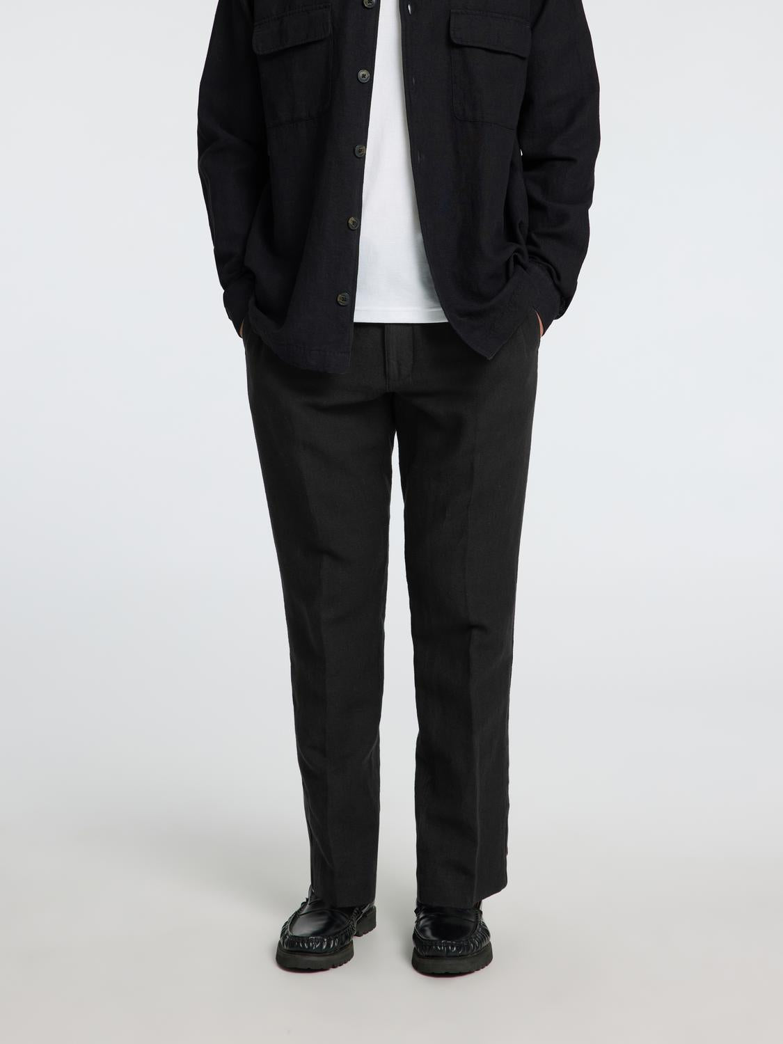 model_shot-front