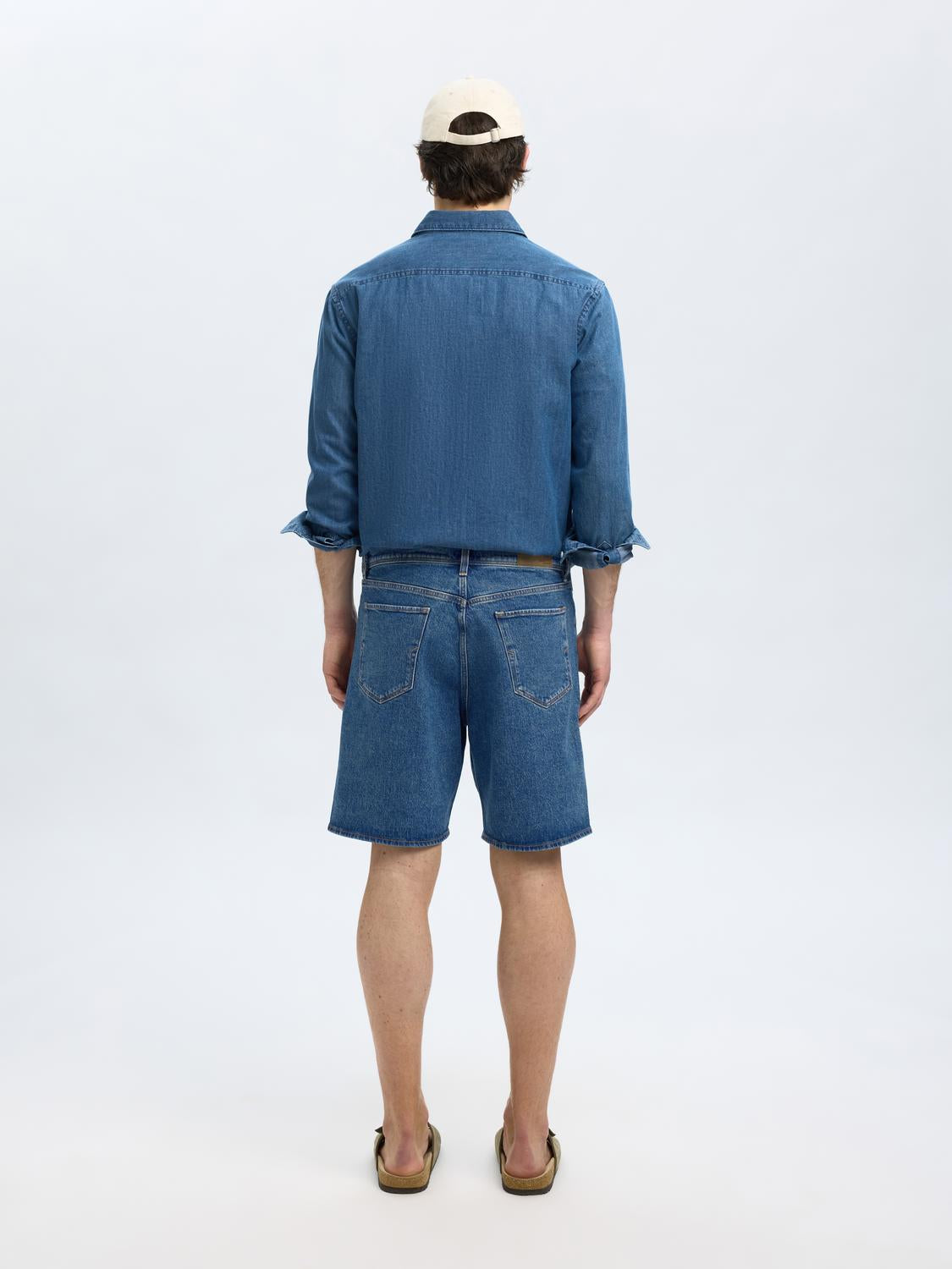 model_shot-back
