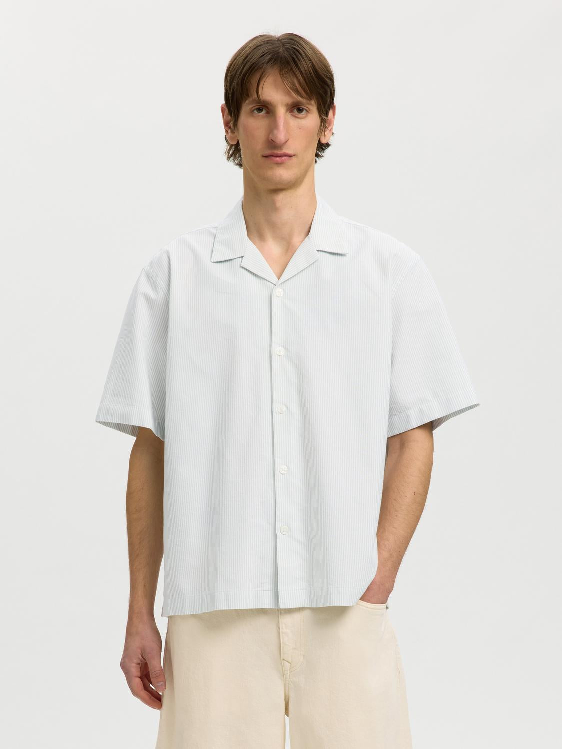 model_shot-front