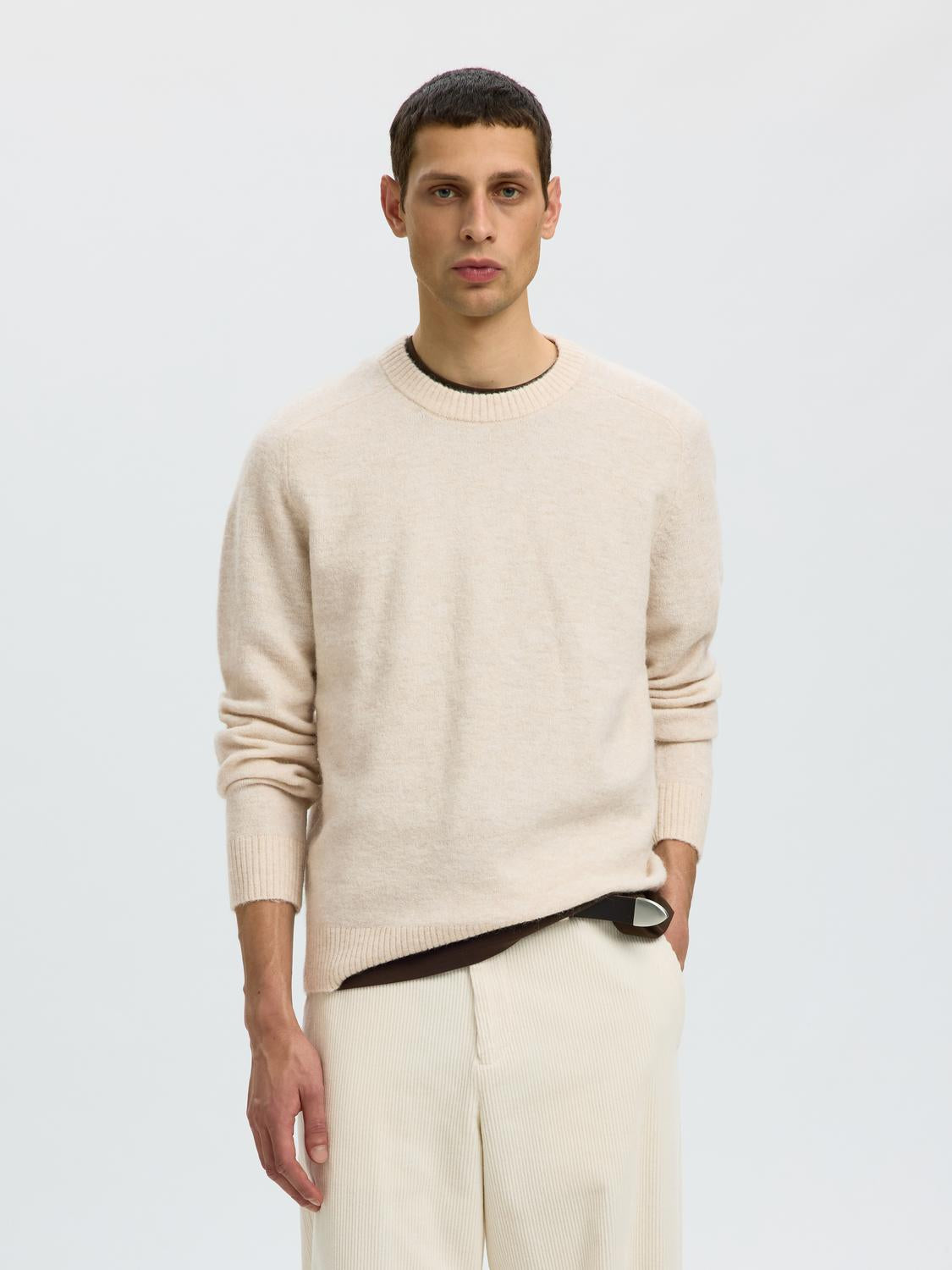 model_shot-front