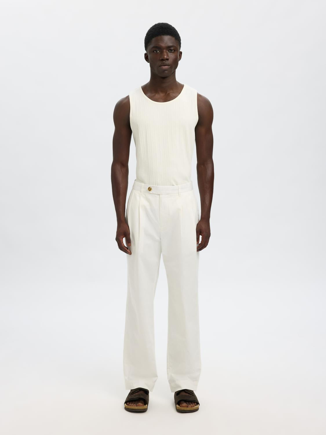 model_shot-front_full