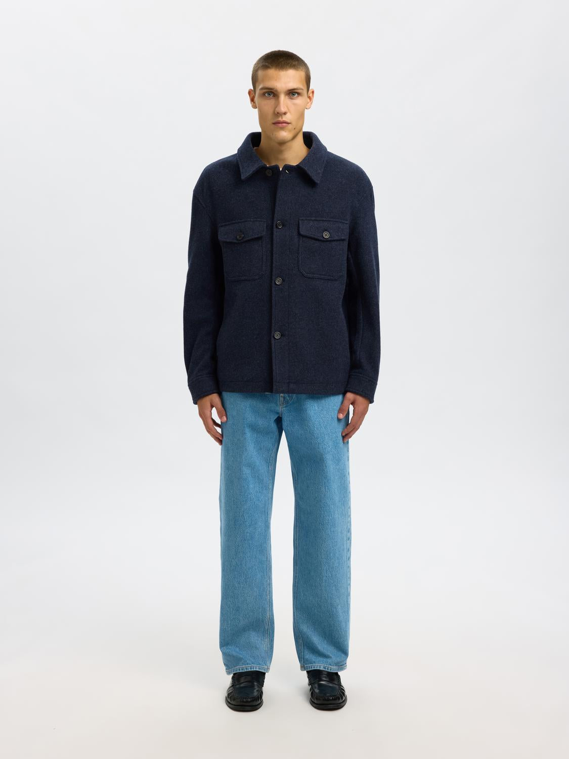 model_shot-front_full