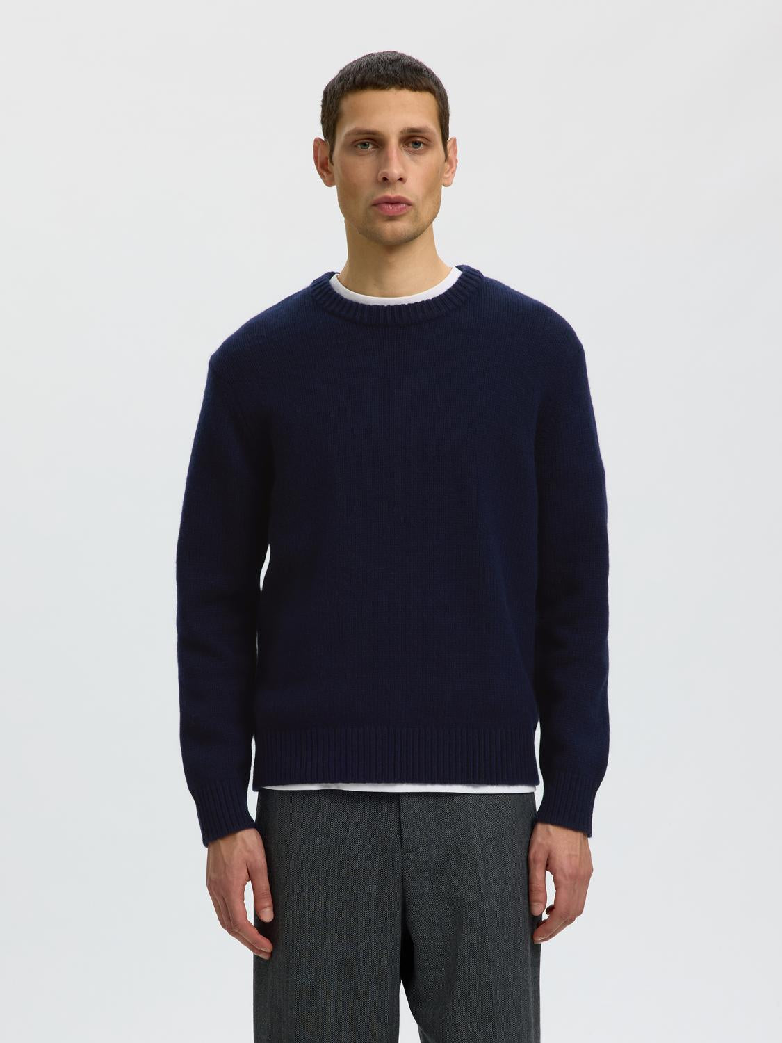 model_shot-front