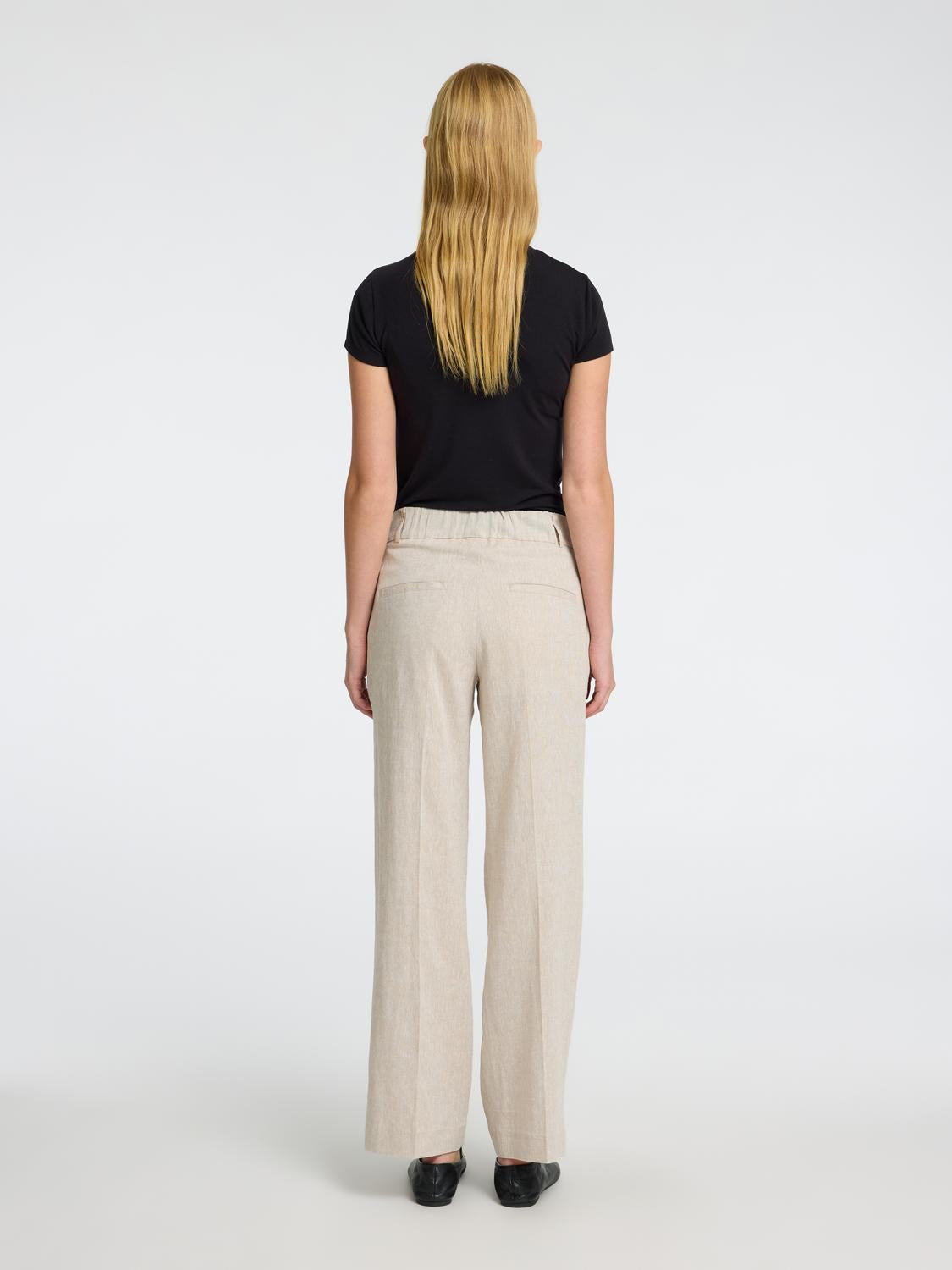 model_shot-back