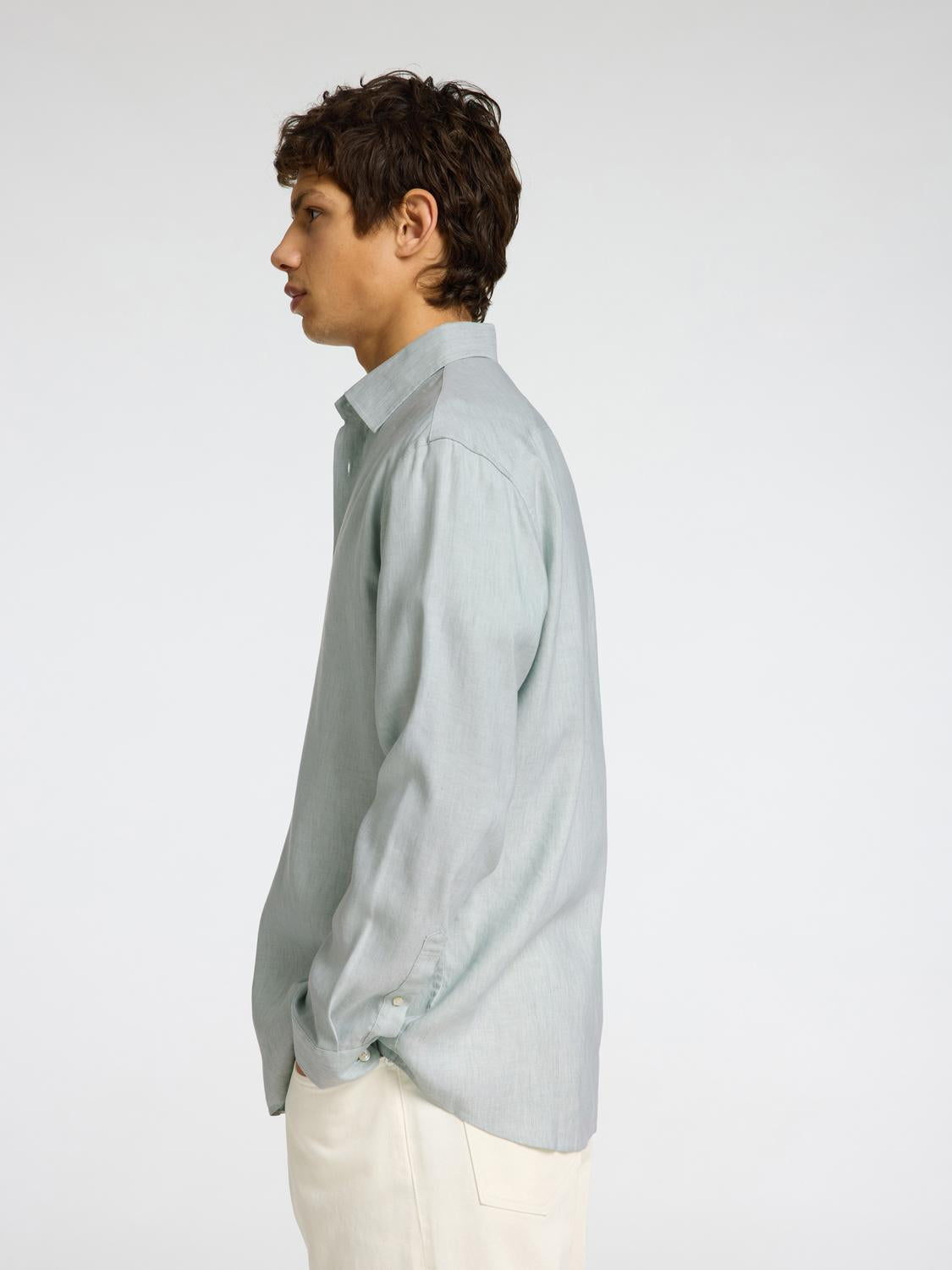 model_shot-creative