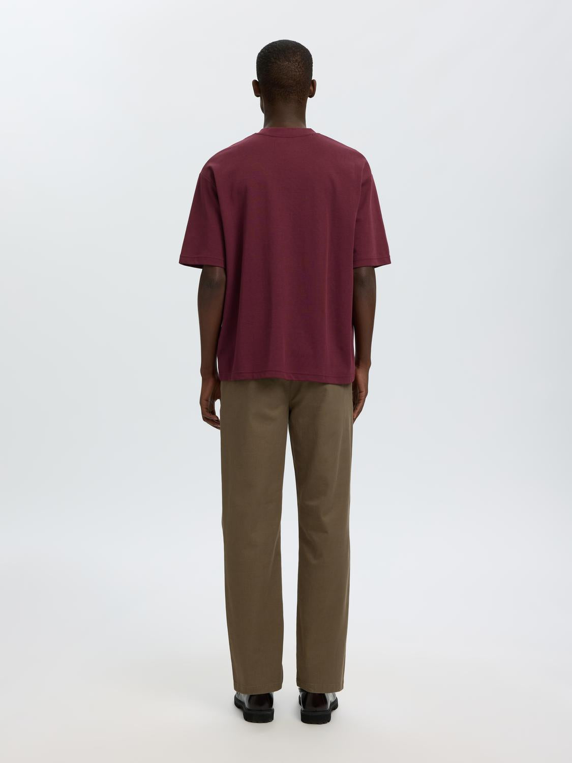 model_shot-back