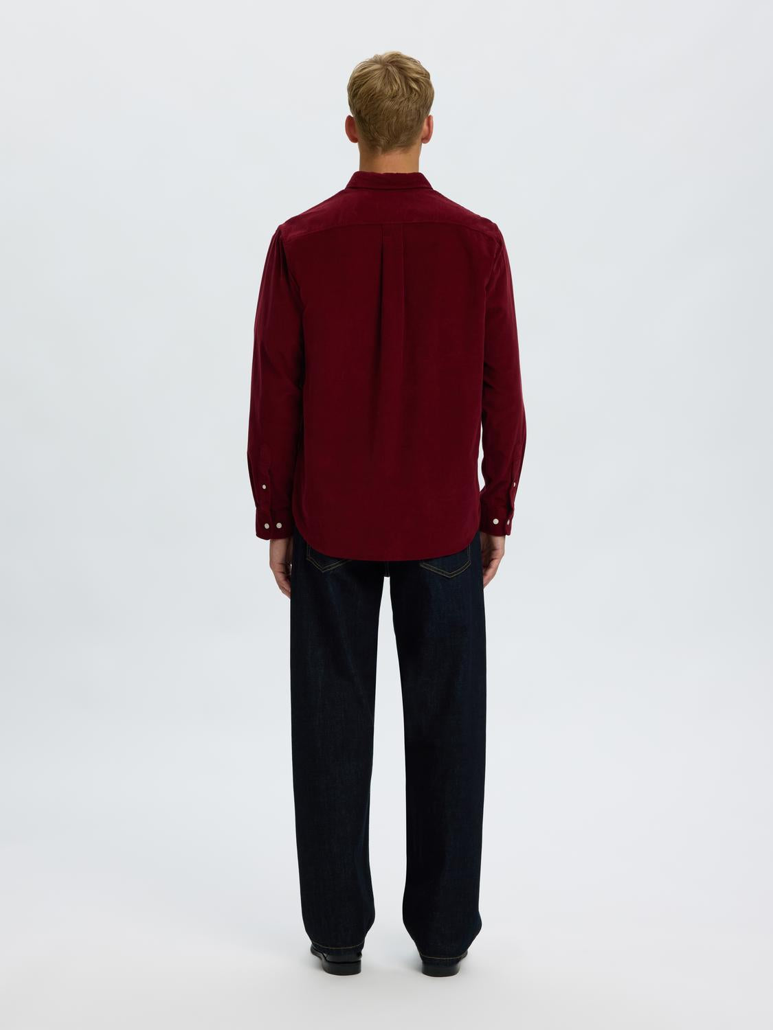 model_shot-back