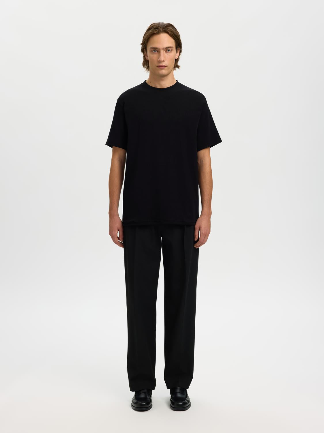 model_shot-front_full