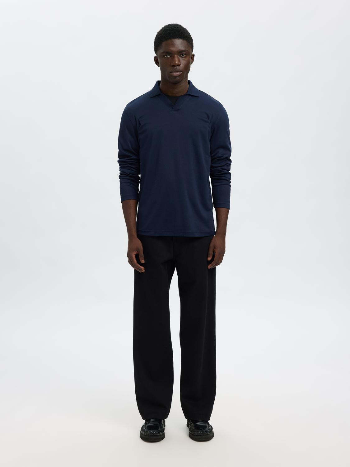 model_shot-front_full