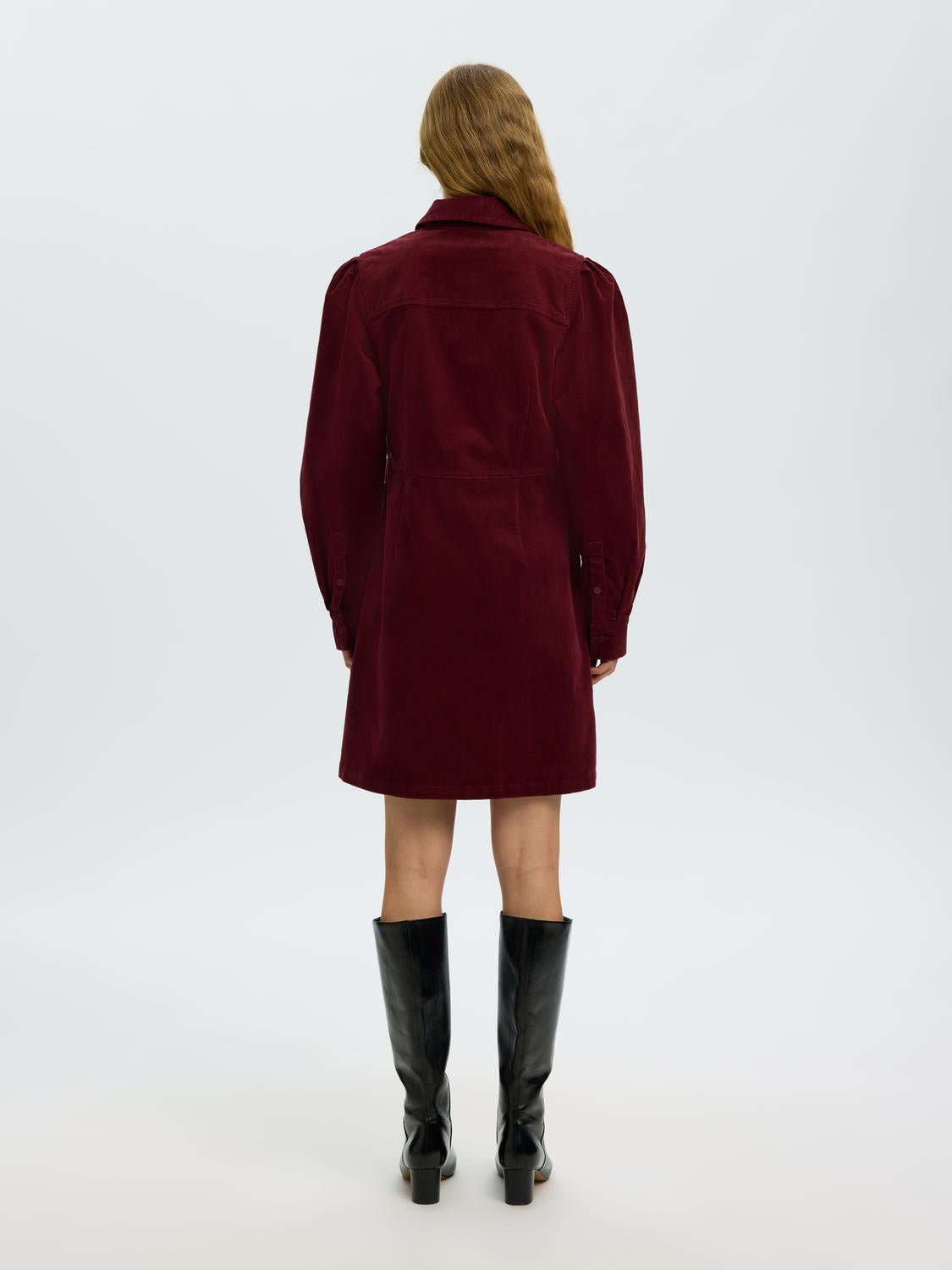 model_shot-back