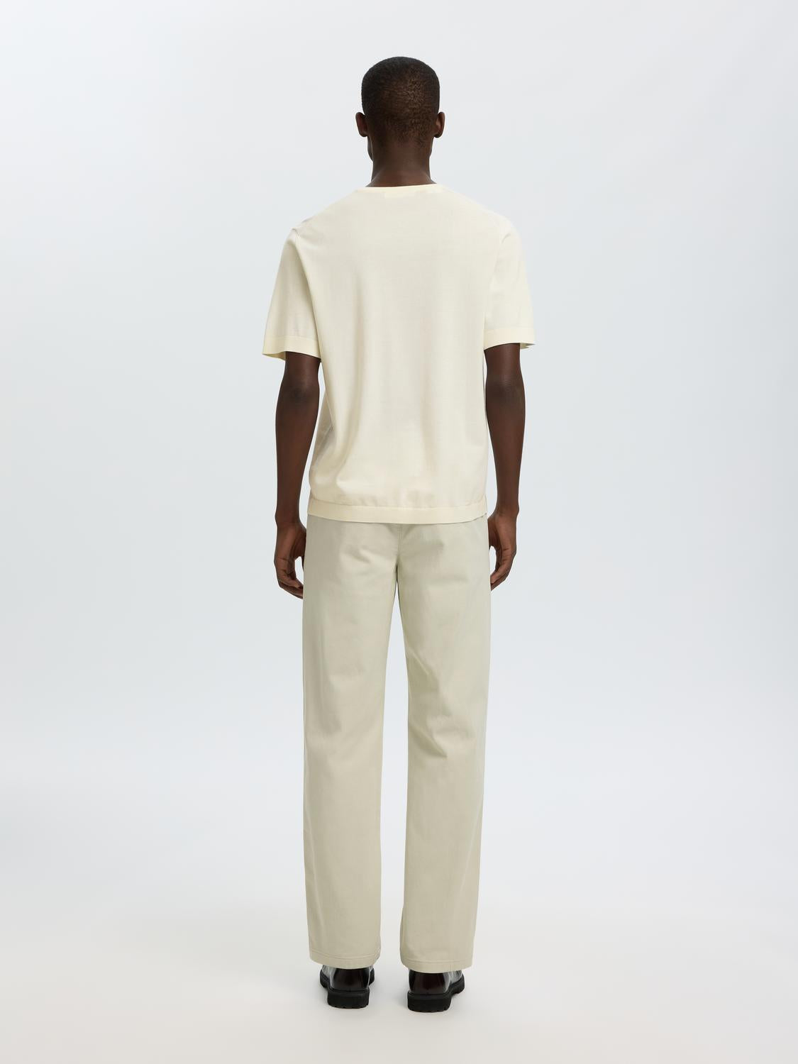 model_shot-back