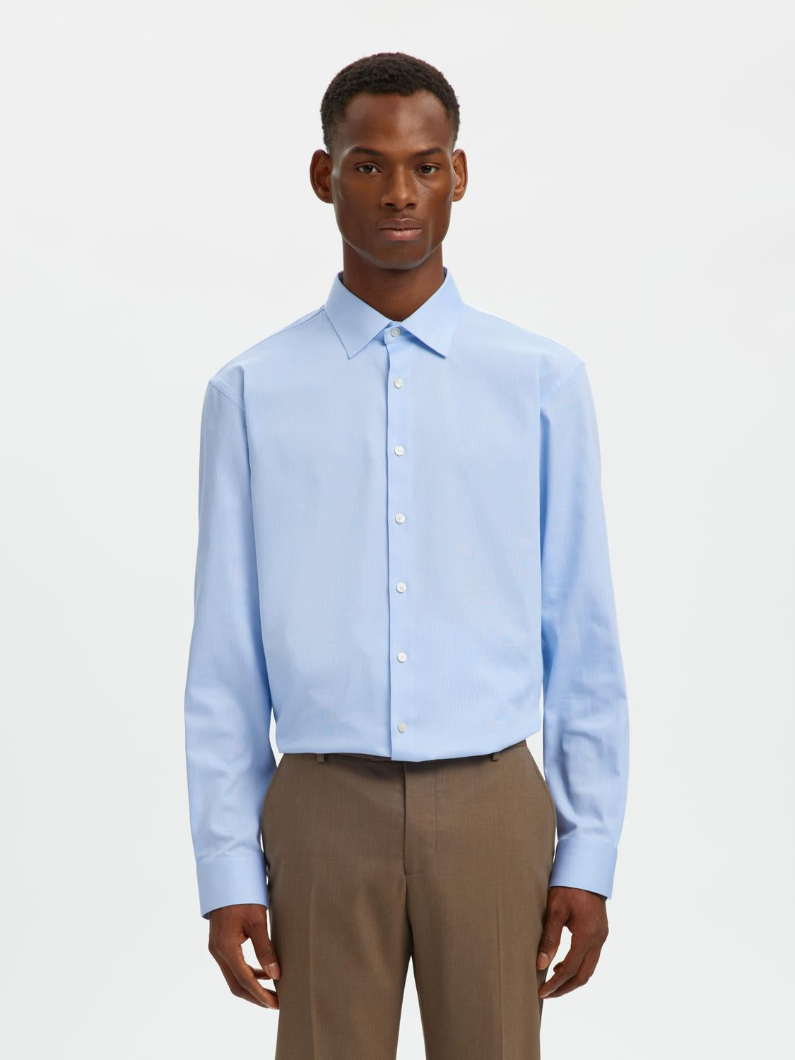 model_shot-front