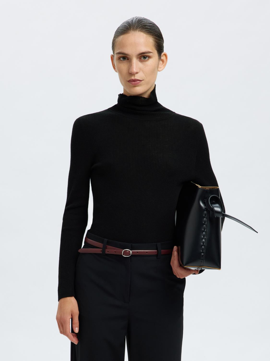 model_shot-front