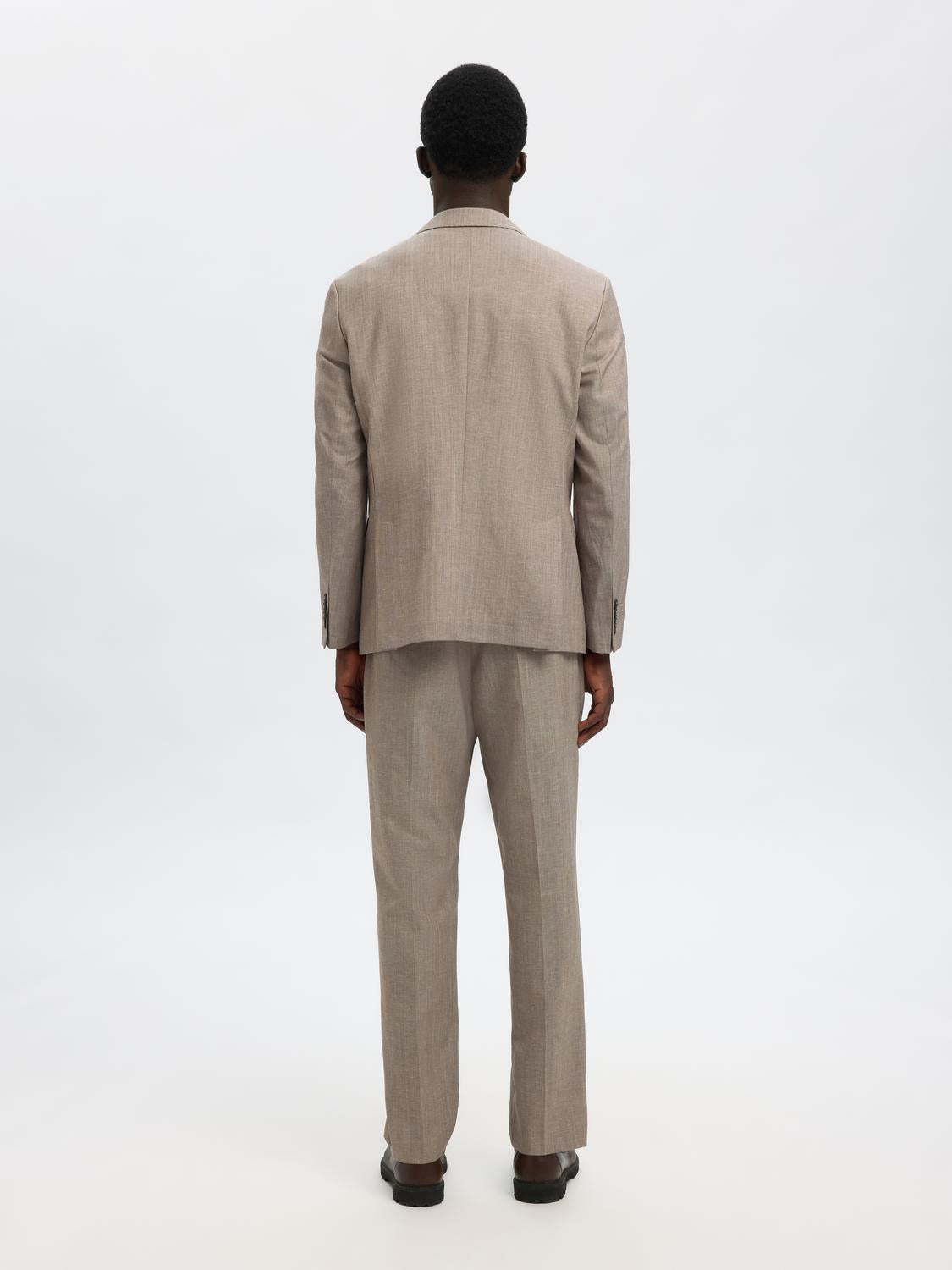 model_shot-back