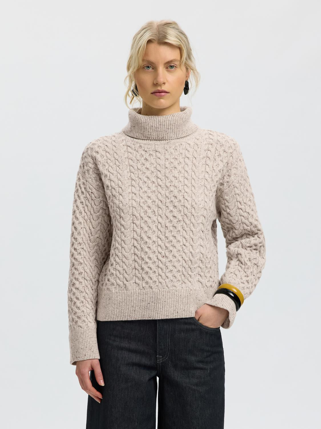 model_shot-front