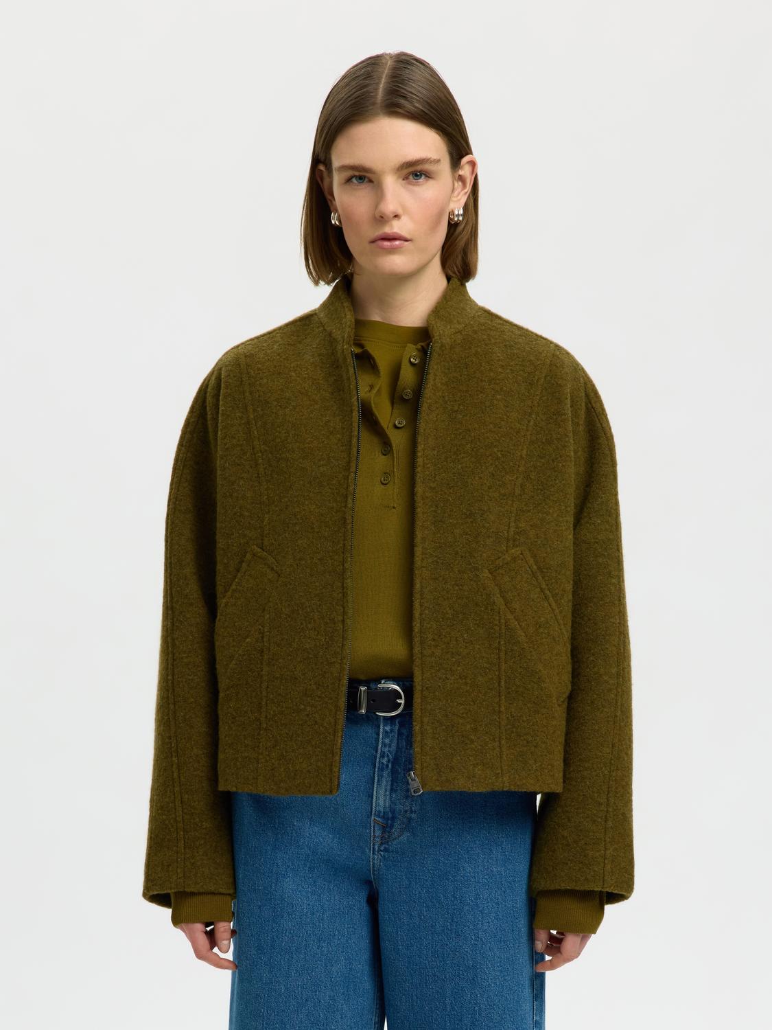 model_shot-front