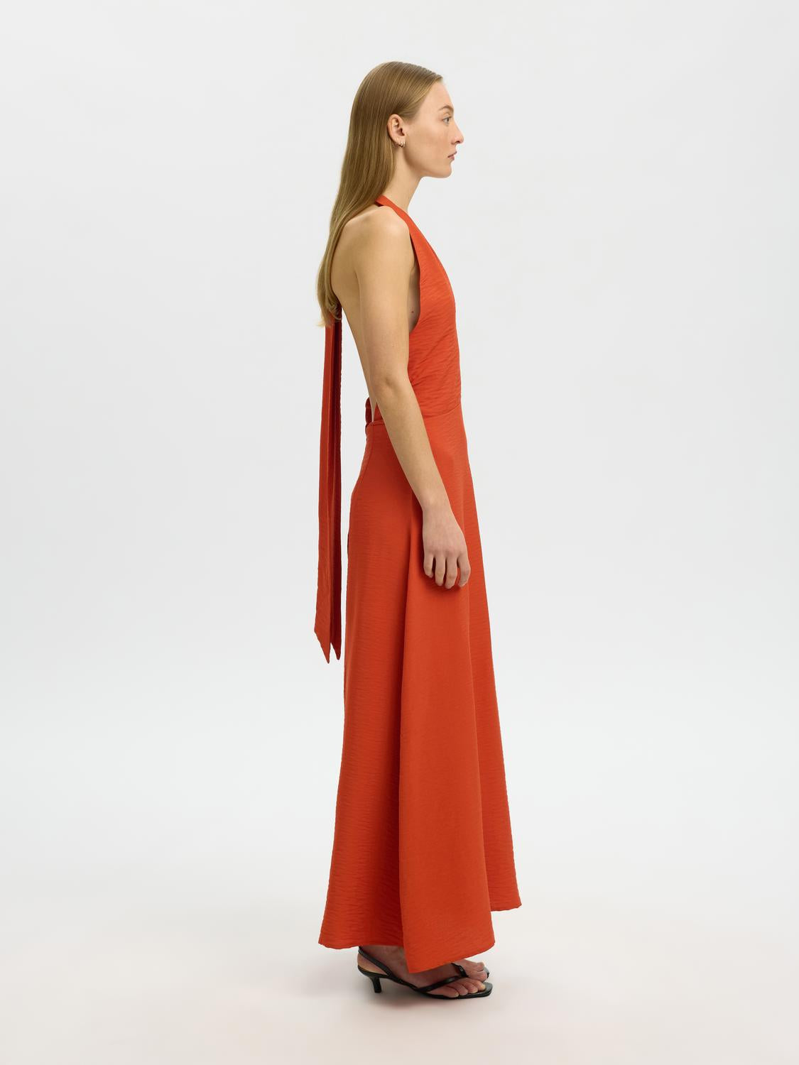 model_shot-creative